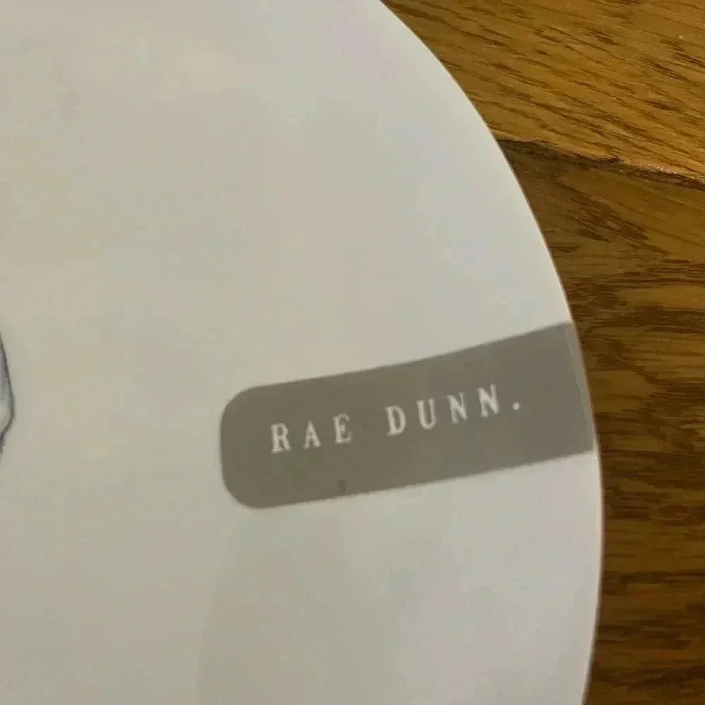 NWOT-BEACH DECOR PLATES